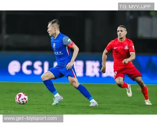 广岛球员失误送机会米内罗头球被解围路易斯补射遗憾中柱